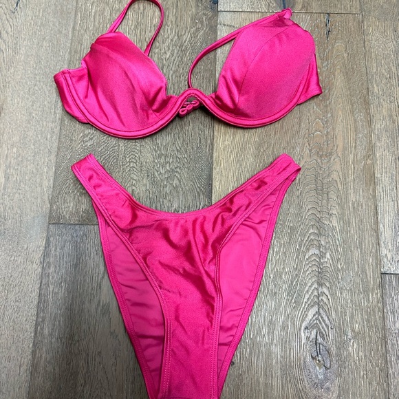 This is a swimsuit from garage and has never been worn - Picture 1 of 2